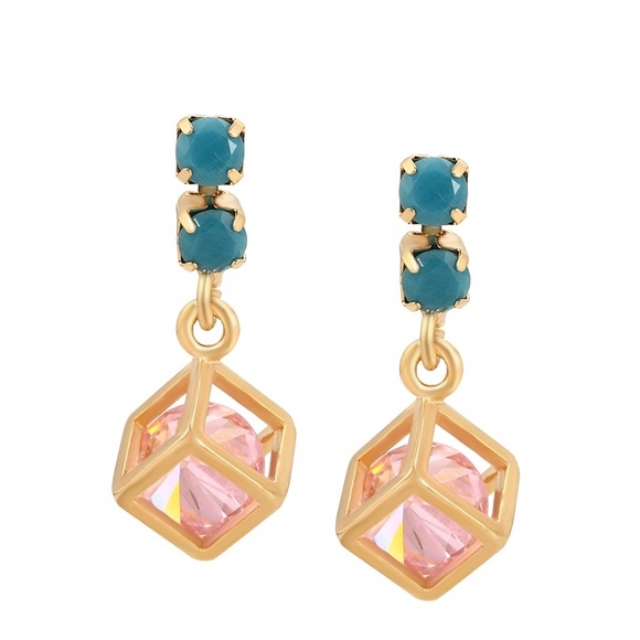 Cube Earrings - Gold Plated - Picture 3 of 4